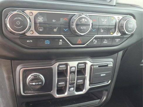Used 2021 Jeep Wrangler Unlimited Sahara AWD/4WD image 19