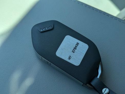 Used 2024 Kia Sorento S w/ Panoramic Sunroof Package image 33