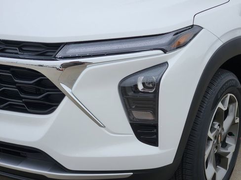 New 2026 Chevrolet Trax LT w/ Driver Confidence Package image 6