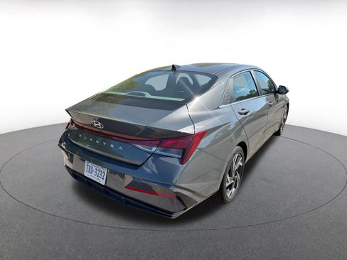 Used 2025 Hyundai Elantra SEL FWD image 7