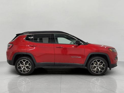 Used 2025 Jeep Compass Limited AWD/4WD image 11
