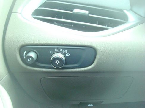 Used 2025 Chevrolet Malibu LT FWD image 16