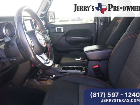 Used 2020 Jeep Gladiator Mojave w/ LED Lighting Group image 18