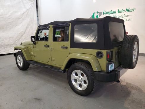 Used 2013 Jeep Wrangler Unlimited Sahara w/ Connectivity Group AWD/4WD image 4