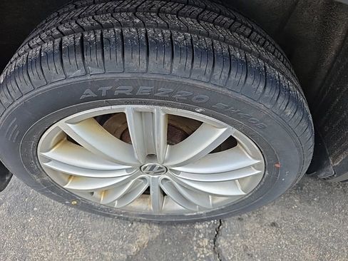 Used 2016 Volkswagen Tiguan SE image 10