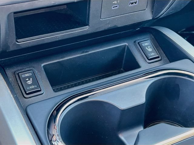 Used 2024 Nissan Titan SV w/ SV Convenience Package RWD image 14