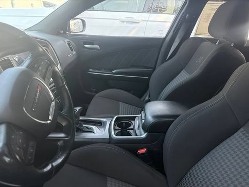 Used 2019 Dodge Charger Scat Pack RWD image 5