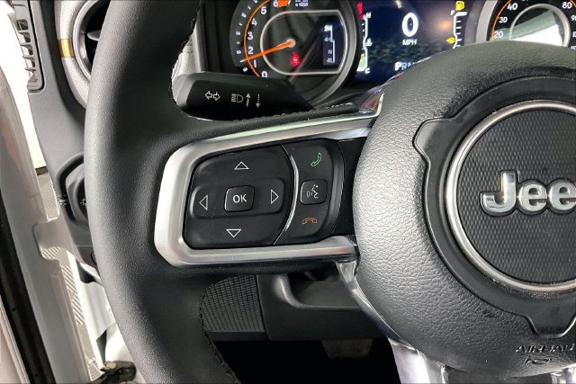 Used 2026 Jeep Wrangler Unlimited Sahara AWD/4WD image 10