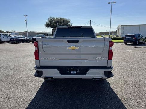 Used 2026 Chevrolet Silverado 1500 High Country w/ High Country Premium Package AWD/4WD image 4