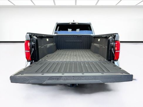 Used 2025 Toyota Tacoma TRD Off-Road AWD/4WD image 16
