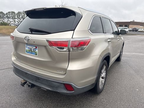 Used 2014 Toyota Highlander XLE image 9