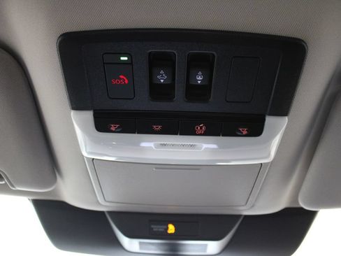 Used 2025 Nissan Pathfinder Platinum AWD/4WD image 37