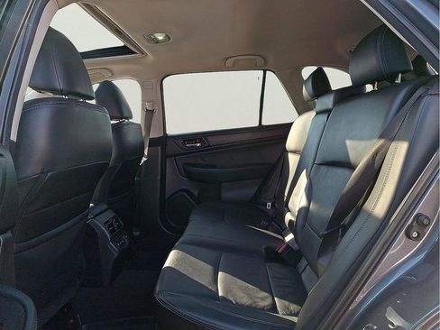 Used 2019 Subaru Outback 3.6R Limited image 11