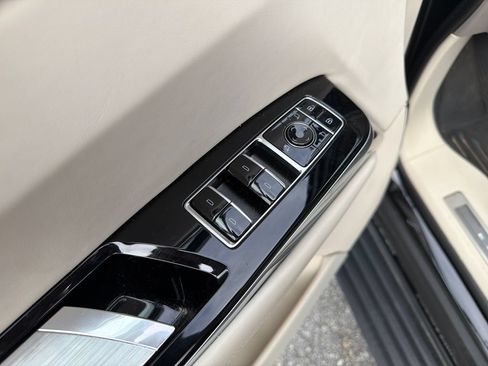 Used 2025 Cadillac Escalade Sport Platinum AWD/4WD image 11