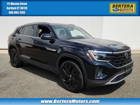 Used 2024 Volkswagen Atlas Cross Sport SE w/ Panoramic Sunroof Package AWD/4WD image 1