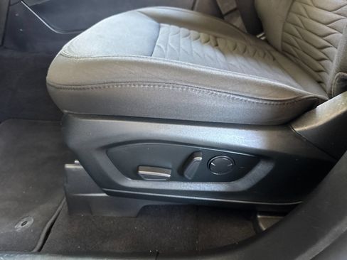 Used 2021 Ford Explorer XLT RWD image 13