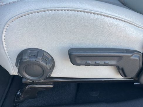 Used 2023 Jeep Gladiator Mojave w/ Cold Weather Group image 15