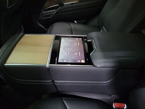 New 2026 Land Rover Range Rover SV AWD/4WD image 23