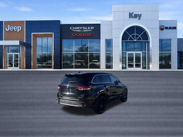 Used 2019 Toyota Highlander SE AWD/4WD image 5