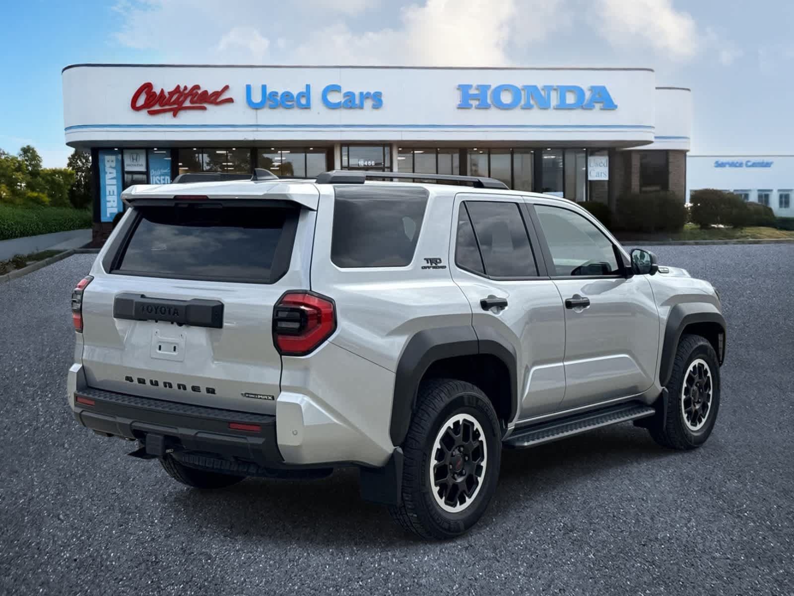 Used 2025 Toyota 4Runner TRD Off-Road Premium AWD/4WD image 5