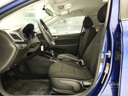 Used 2019 Hyundai Accent SE FWD image 12