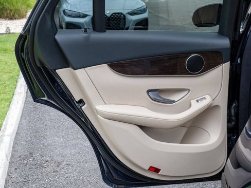 Used 2022 Mercedes-Benz GLC 300 4MATIC image 28
