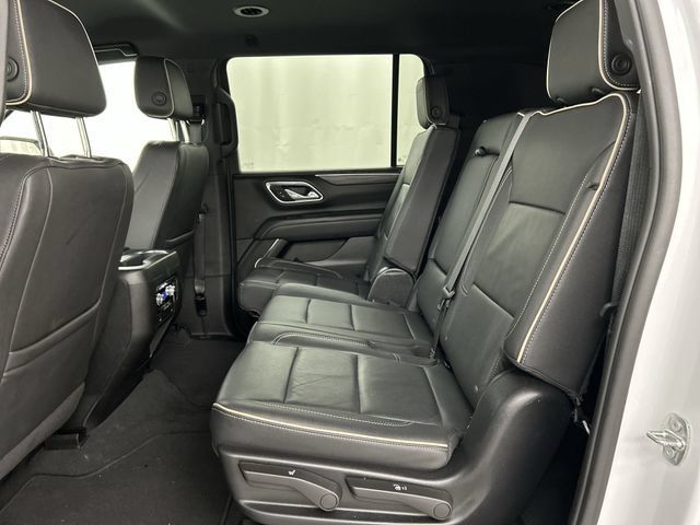 Used 2024 GMC Yukon XL SLT AWD/4WD image 27