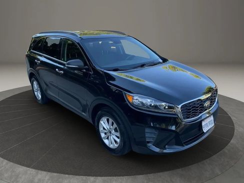 Used 2019 Kia Sorento LX w/ LX Convenience Package image 14