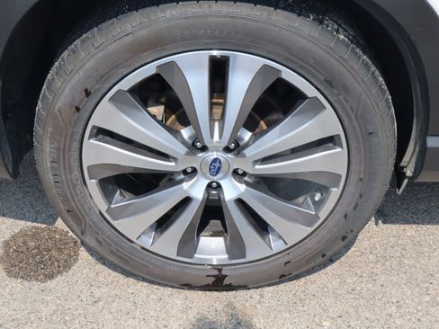 Used 2019 Subaru Ascent Touring w/ Popular Package #3 AWD/4WD image 9
