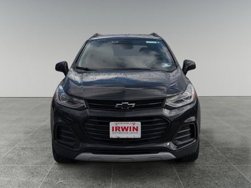 Used 2019 Chevrolet Trax LT w/ Sun & Sound Package image 8