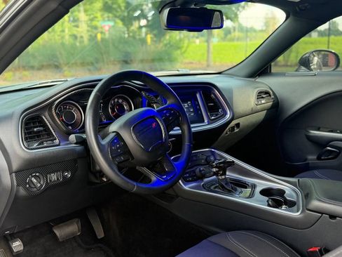 Used 2015 Dodge Challenger R/T w/ Quick Order Package 28B R/T RWD image 11