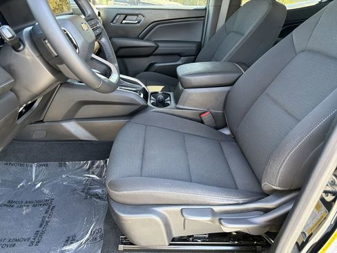 Used 2024 Chevrolet Colorado LT w/ LT Convenience Package RWD image 16