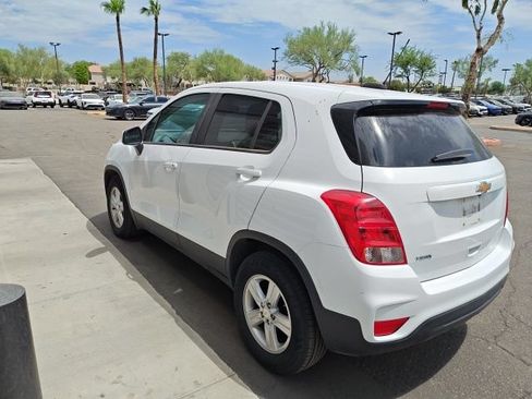 Used 2022 Chevrolet Trax LS w/ Tint and Cruise Package FWD image 17