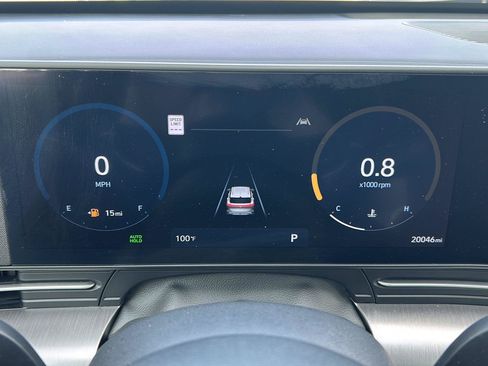 Used 2024 Hyundai Kona Limited FWD image 12