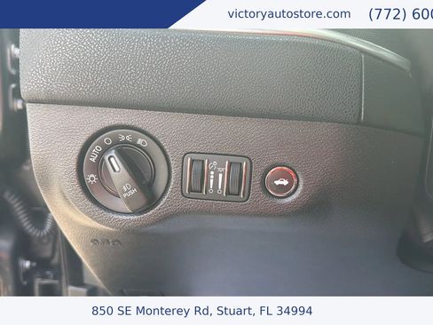 Used 2018 Dodge Charger GT AWD/4WD image 15