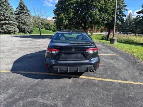 Used 2023 Toyota Corolla SE w/ SE Premium Package FWD image 4