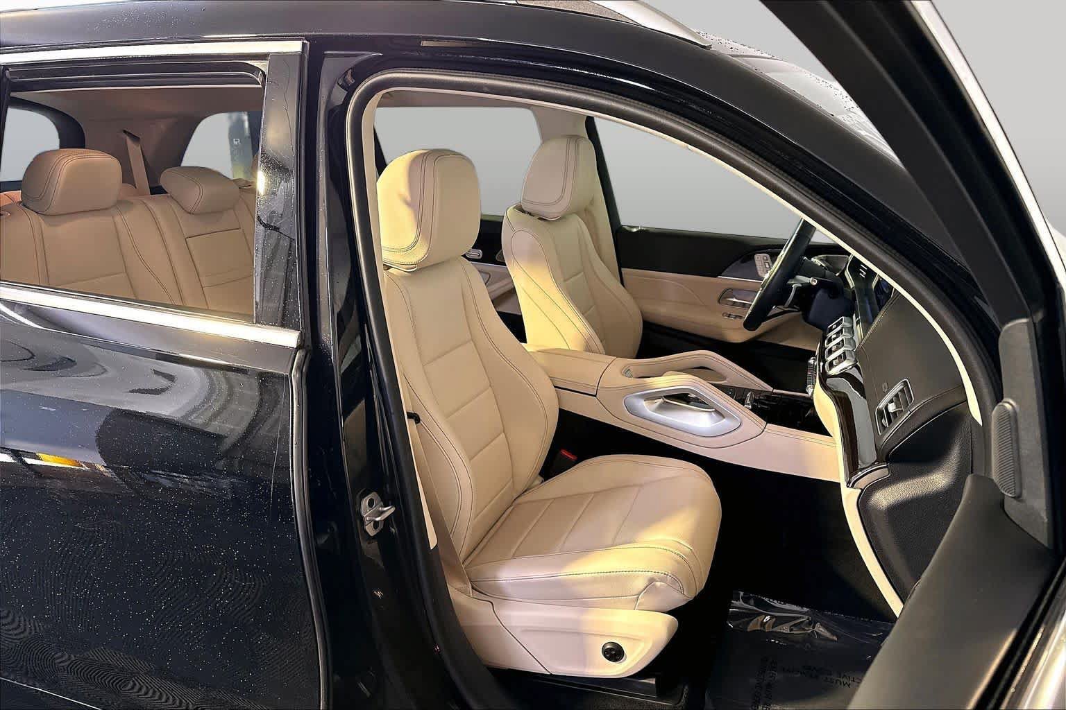 Used 2024 Mercedes-Benz GLS 450 4MATIC image 8