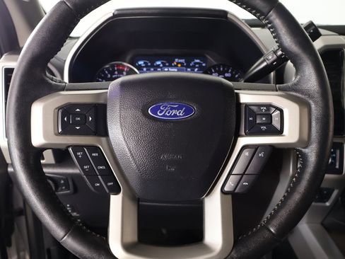 Used 2019 Ford F250 Lariat w/ Lariat Ultimate Package image 3