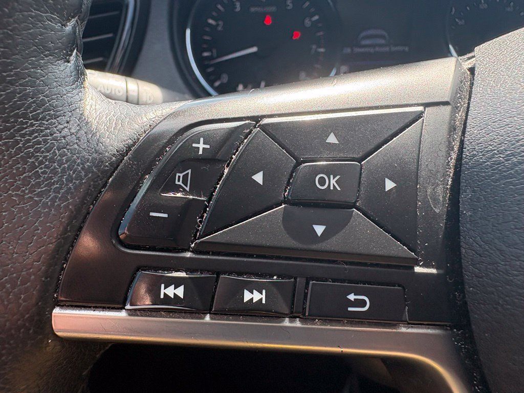 Used 2020 Nissan Rogue SL w/ Premium Package FWD image 19