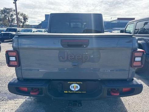 Used 2022 Jeep Gladiator Rubicon w/ LED Lighting Group AWD/4WD image 5