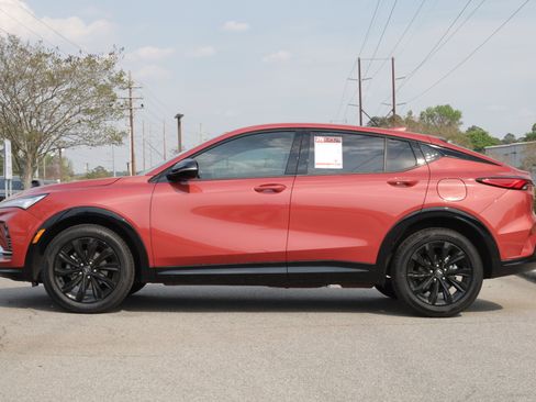 Used 2024 Buick Envista Sport Touring image 2