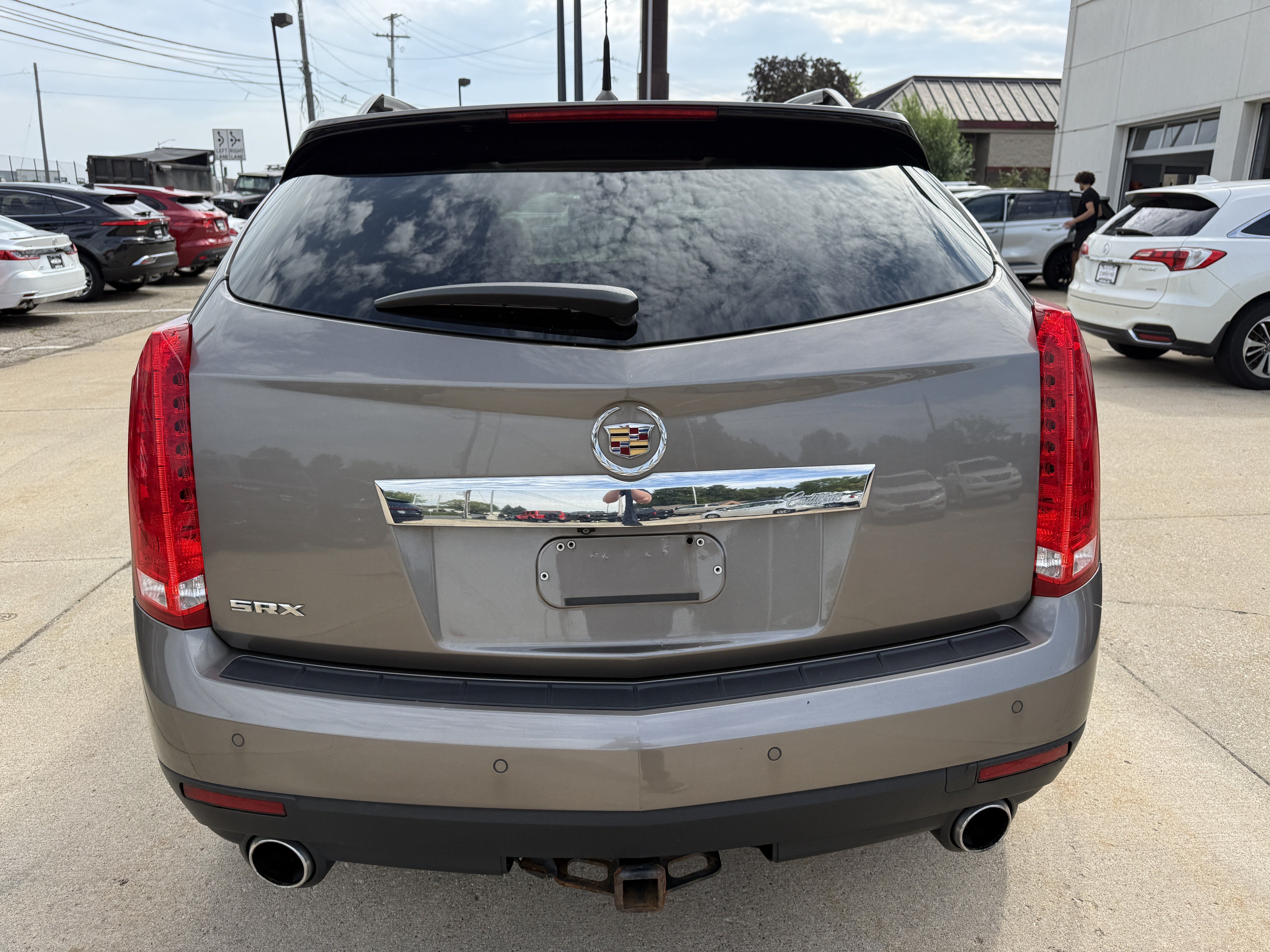 Used 2011 Cadillac SRX Luxury FWD image 4