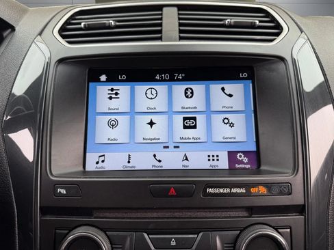 Used 2018 Ford Explorer XLT w/ Equipment Group 202A AWD/4WD image 35