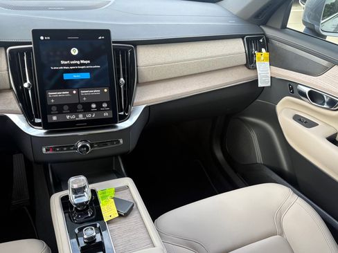 New 2026 Volvo XC90 B6 Plus w/ Protection Package Premier image 12