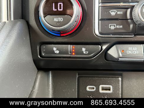 Used 2022 Chevrolet Tahoe Z71 w/ Luxury Package AWD/4WD image 28