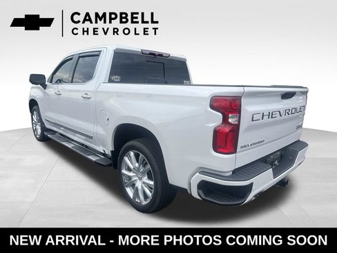 Used 2022 Chevrolet Silverado 1500 High Country w/ High Country Premium Package AWD/4WD image 3