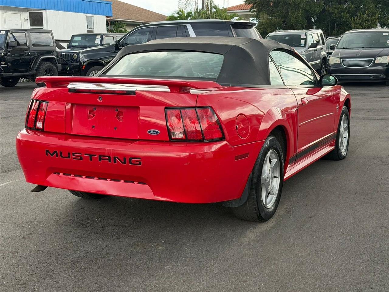 Used 2002 Ford Mustang Convertible RWD image 9