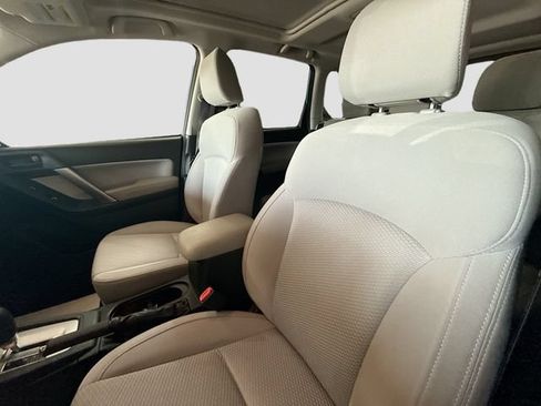 Used 2017 Subaru Forester 2.5i Premium AWD/4WD image 21