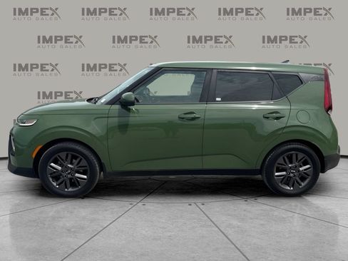 Used 2020 Kia Soul EX FWD image 2