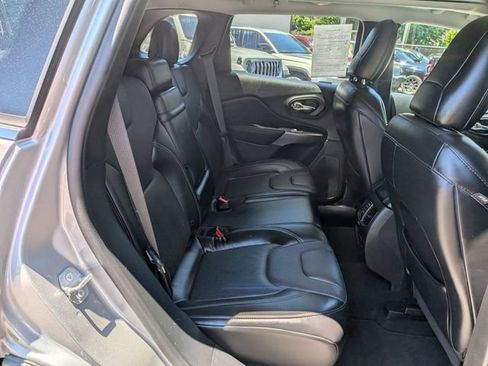 Certified 2019 Jeep Cherokee Limited AWD/4WD image 35